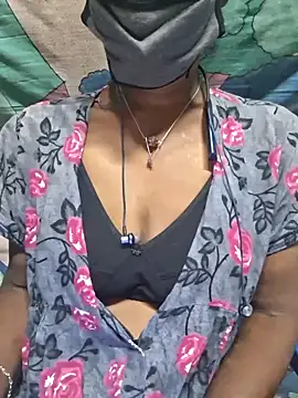 Snapshot of Tamil--Rani chatting on November 3, 2025, 2:07 pm Tamil--Rani online show from November 3, 2025, 2:07 pm