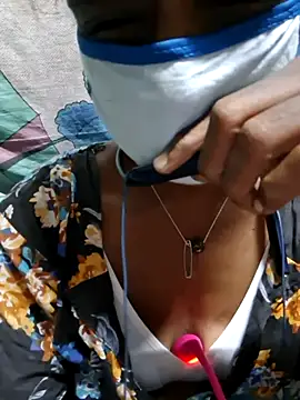 Snapshot of Tamil--Rani chatting on November 17, 2025, 2:34 pm Tamil--Rani online show from November 17, 2025, 2:34 pm