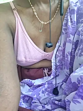 Snapshot of Tamil--Rani chatting on December 21, 2025, 3:08 pm Tamil--Rani online show from December 21, 2025, 3:08 pm