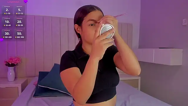 Littleolivia  online show from February 19, 2026, 1:18 pm