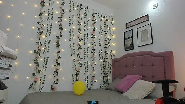 Snapshot of Debora_brown chatting on January 11, 2025, 12:01 am Debora brown online show from January 11, 2025, 12:01 am