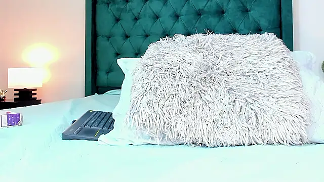 Orianaa Kade online show from December 5, 2024, 4:55 pm