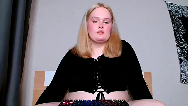 rozzhaos8 online show from June 9, 2026, 12:00 am