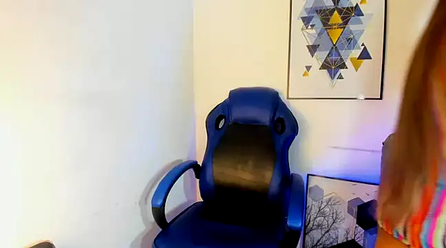 mia foxts online show from February 22, 2025, 12:16 am