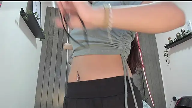 AbbyWathson online show from November 10, 2025, 7:35 pm