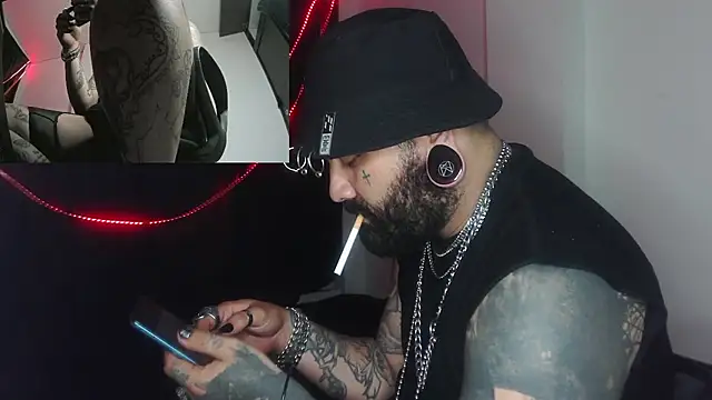 Snapshot of darkclothes chatting on December 21, 2024, 1:26 am darkclothes online show from December 21, 2024, 1:26 am