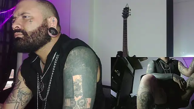 Snapshot of darkclothes chatting on December 27, 2024, 11:28 am darkclothes online show from December 27, 2024, 11:28 am