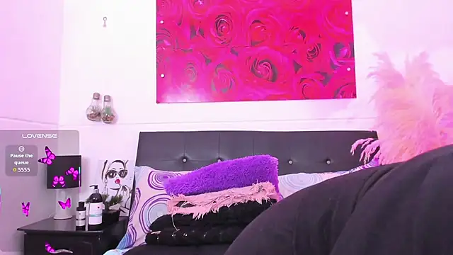 Snapshot of Adams_Cloe chatting on December 1, 2025, 10:53 am Adams Cloe online show from December 1, 2025, 10:53 am