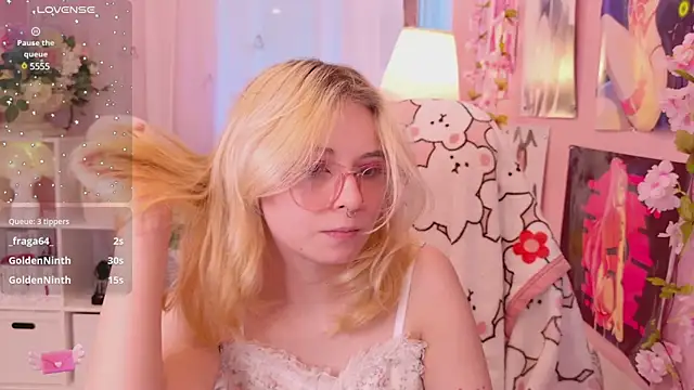 Coconut Mia online show from January 24, 2025, 3:32 am