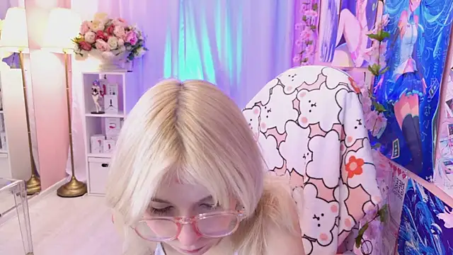 Coconut Mia online show from September 8, 2025, 3:00 pm