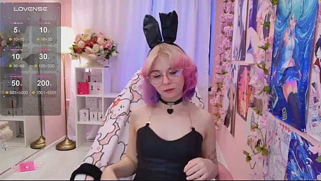 Coconut Mia online show from September 30, 2025, 4:12 pm