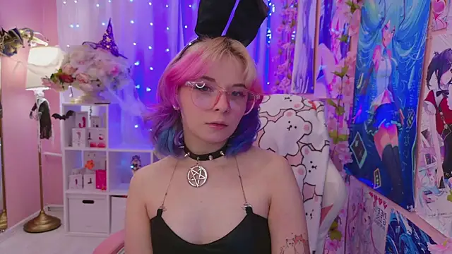 Coconut Mia online show from October 29, 2025, 5:25 pm