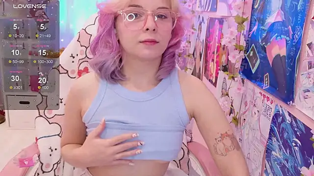 Coconut Mia online show from December 3, 2025, 3:43 pm