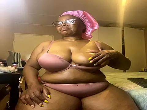 Nomthie online show from November 12, 2025, 2:34 am