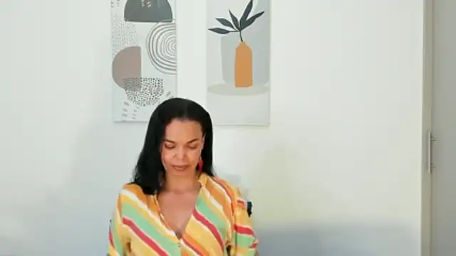 Evawalker  online show from December 4, 2025, 3:27 am