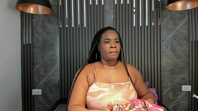 SaraiEvans online show from February 10, 2026, 3:21 am