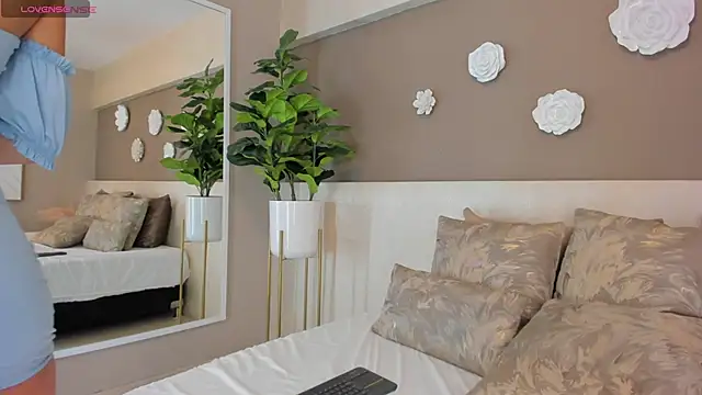 AylinMillerxs online show from February 4, 2025, 8:06 pm