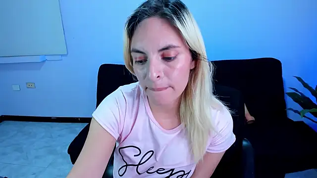 Kathia Brooks  online show from January 9, 2025, 12:14 am