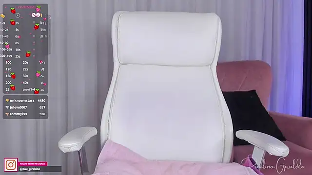 Snapshot of misspaulinaa chatting on December 12, 2024, 8:36 am misspaulinaa online show from December 12, 2024, 8:36 am