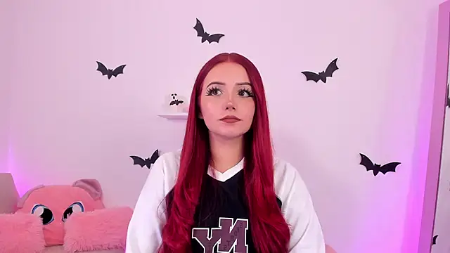 Snapshot of misspaulinaa chatting on October 15, 2025, 10:32 pm misspaulinaa online show from October 15, 2025, 10:32 pm