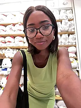 Snapshot of SavannahWildee chatting on February 6, 2025, 9:06 pm SavannahWildee online show from February 6, 2025, 9:06 pm