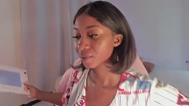 Snapshot of SavannahWildee chatting on February 20, 2025, 9:44 am SavannahWildee online show from February 20, 2025, 9:44 am