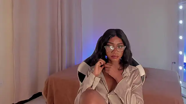 Snapshot of SavannahWildee chatting on February 24, 2025, 7:19 pm SavannahWildee online show from February 24, 2025, 7:19 pm