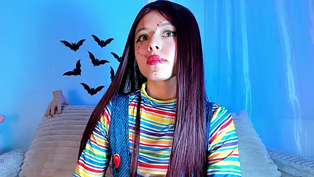 Snapshot of EmilyWithe chatting on October 20, 2025, 11:27 pm EmilyWithe online show from October 20, 2025, 11:27 pm