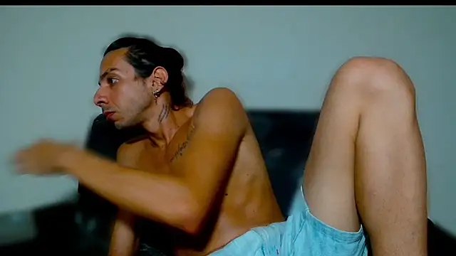 tayllorscott online show from January 23, 2025, 2:23 am