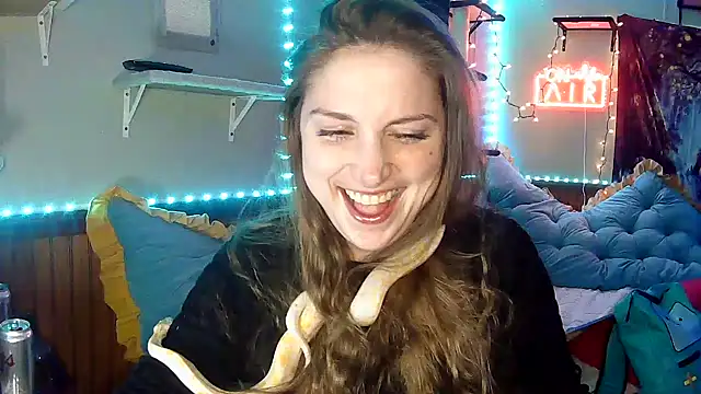 mirannacult online show from December 19, 2024, 12:12 pm