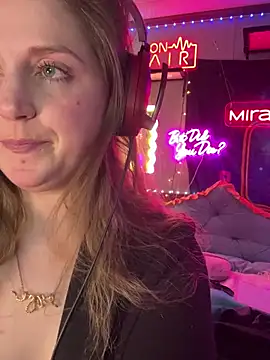 mirannacult online show from December 23, 2024, 8:14 pm