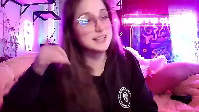 mirannacult online show from February 25, 2025, 8:30 pm