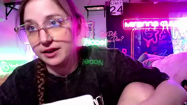 mirannacult online show from March 14, 2025, 3:25 pm