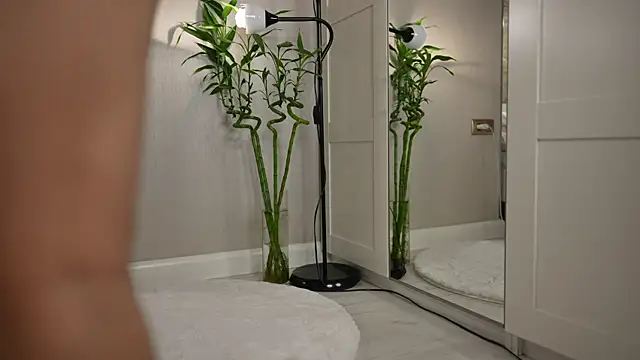 ValerieHill online show from January 13, 2025, 8:37 pm