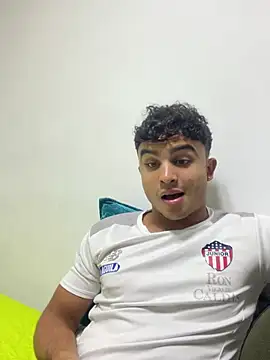 Mentriplex online show from February 2, 2025, 2:38 am