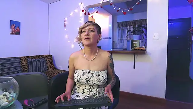 Maria fernandaxxx  online show from February 21, 2025, 12:27 am