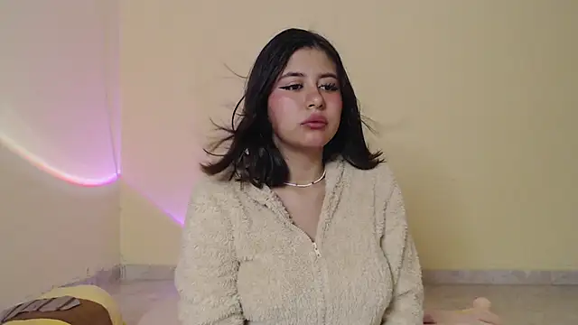 Snapshot of _maiahairy_ chatting on February 25, 2025, 1:06 pm maiahairy online show from February 25, 2025, 1:06 pm