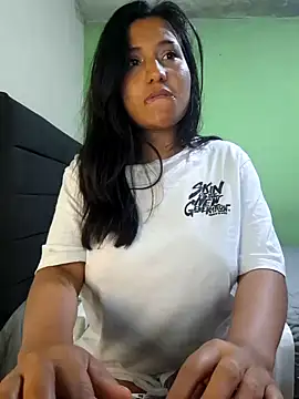 yuliparis online show from December 5, 2024, 6:54 am