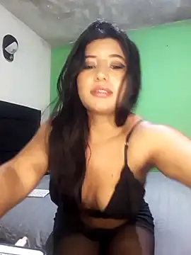 yuliparis online show from September 30, 2025, 7:02 am