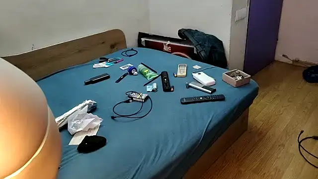 Snapshot of eblata04 chatting on February 18, 2026, 3:46 am eblata04 online show from February 18, 2026, 3:46 am