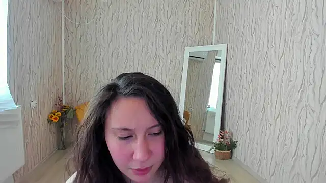 Snapshot of AishaRouhi chatting on January 13, 2025, 11:30 am AishaRouhi online show from January 13, 2025, 11:30 am