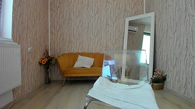Snapshot of AishaRouhi chatting on January 27, 2025, 6:19 am AishaRouhi online show from January 27, 2025, 6:19 am