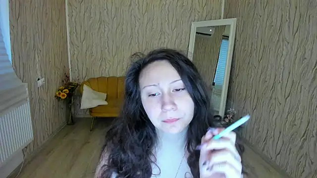 Snapshot of AishaRouhi chatting on February 13, 2025, 5:05 am AishaRouhi online show from February 13, 2025, 5:05 am