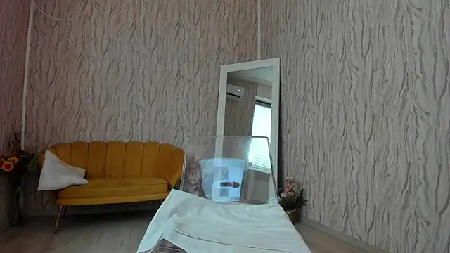 Snapshot of AishaRouhi chatting on February 15, 2025, 8:33 am AishaRouhi online show from February 15, 2025, 8:33 am