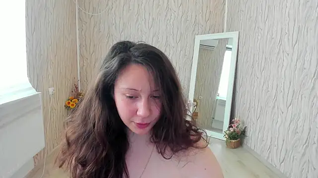 Snapshot of AishaRouhi chatting on February 18, 2025, 8:27 am AishaRouhi online show from February 18, 2025, 8:27 am