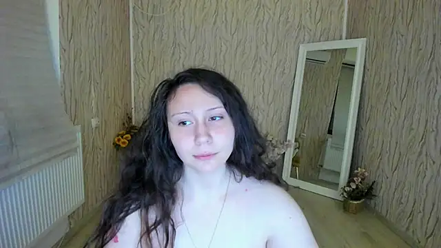 Snapshot of AishaRouhi chatting on February 18, 2025, 6:26 pm AishaRouhi online show from February 18, 2025, 6:26 pm