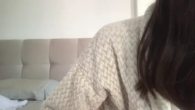 paolajonez online show from September 15, 2025, 6:52 pm