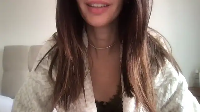 paolajonez online show from October 19, 2025, 11:22 am