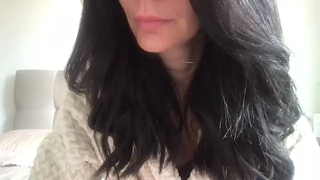 paolajonez online show from November 20, 2025, 1:00 pm