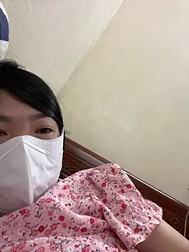 Hachi Sweetbabie  online show from March 4, 2026, 9:10 pm